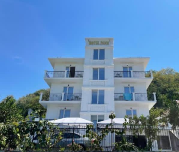 Hotel Fama Shkallnur Bagian luar foto