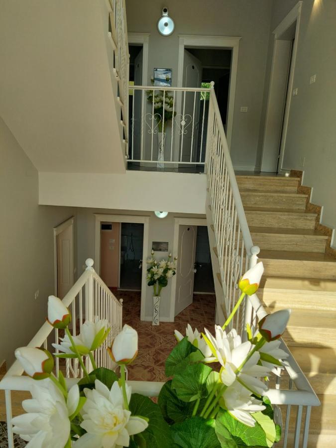 Hotel Fama Shkallnur Bagian luar foto