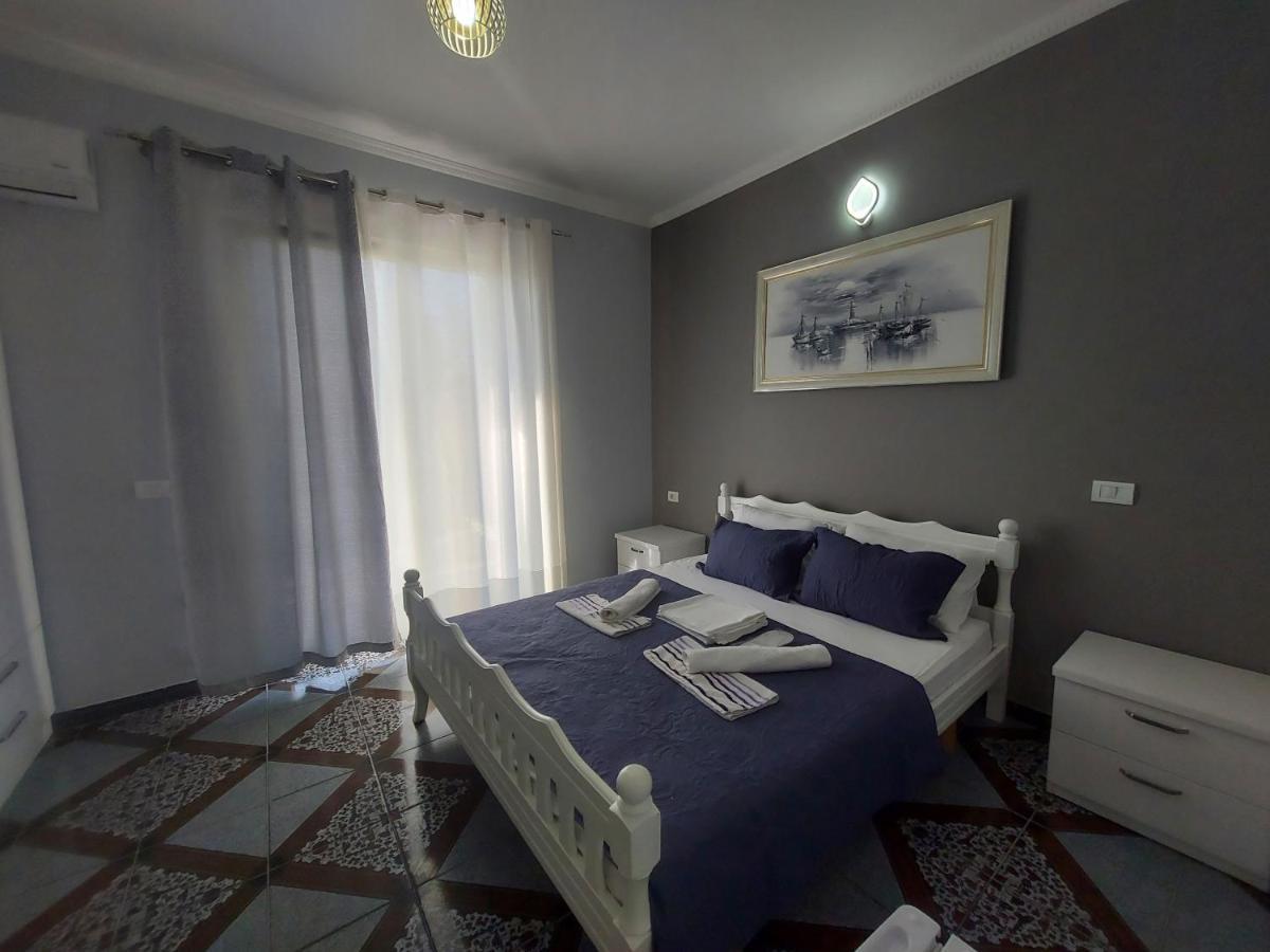 Hotel Fama Shkallnur Bagian luar foto