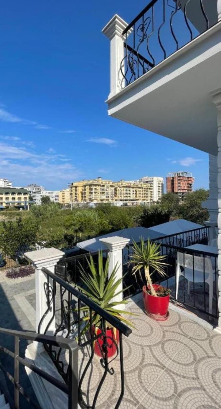 Hotel Fama Shkallnur Bagian luar foto