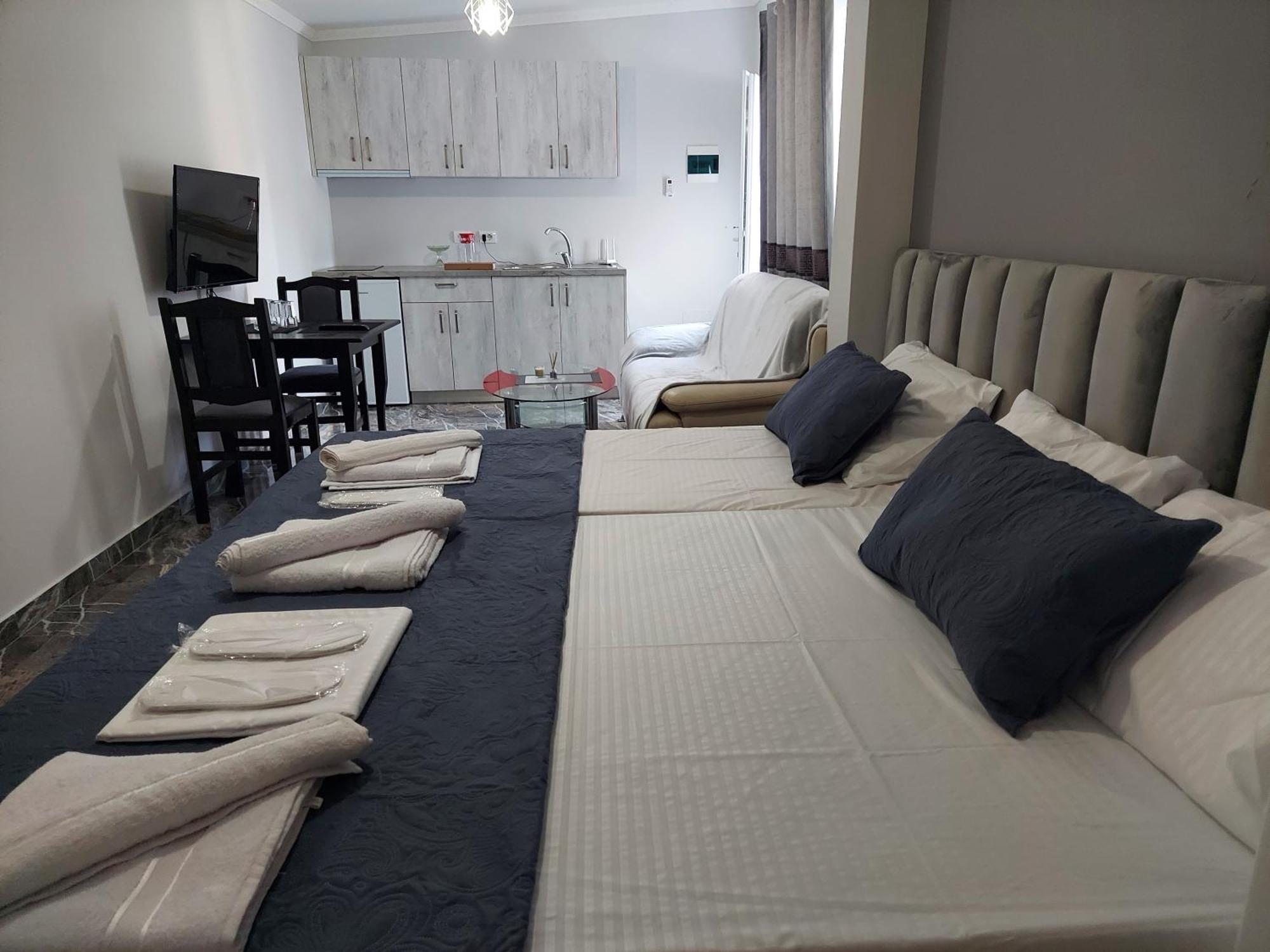 Hotel Fama Shkallnur Bagian luar foto