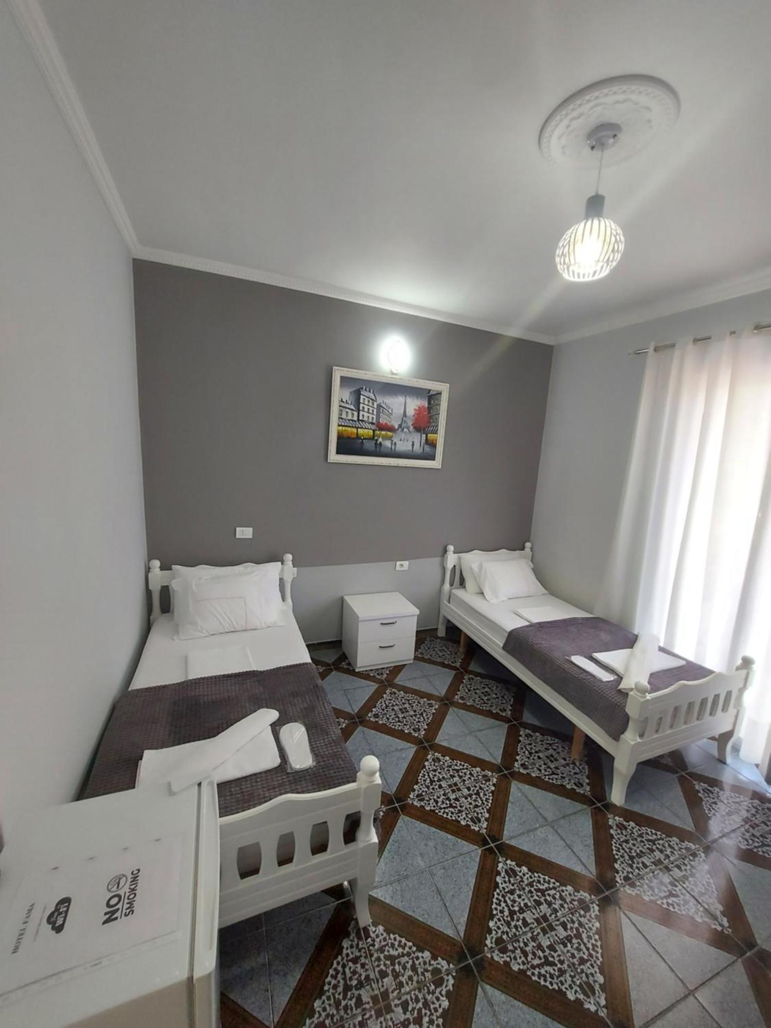 Hotel Fama Shkallnur Bagian luar foto