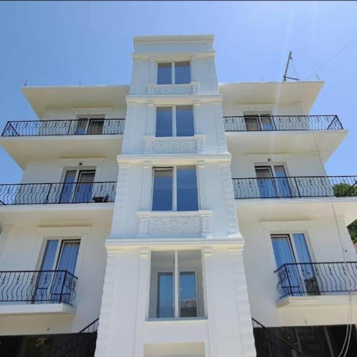Hotel Fama Shkallnur Bagian luar foto