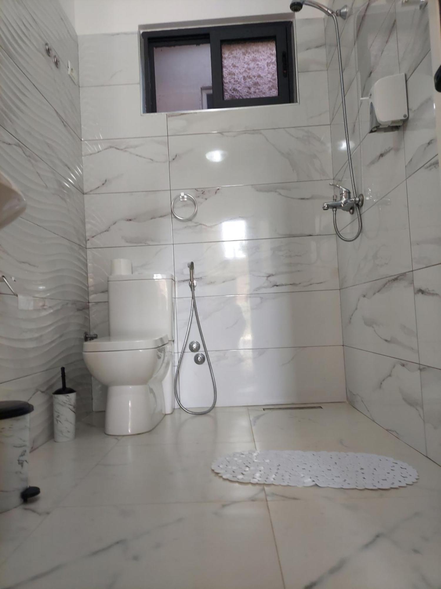 Hotel Fama Shkallnur Bagian luar foto
