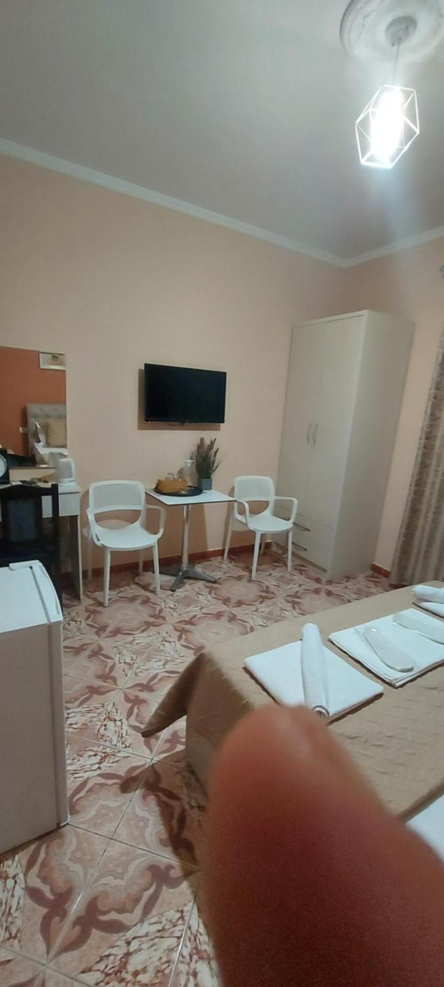Hotel Fama Shkallnur Bagian luar foto