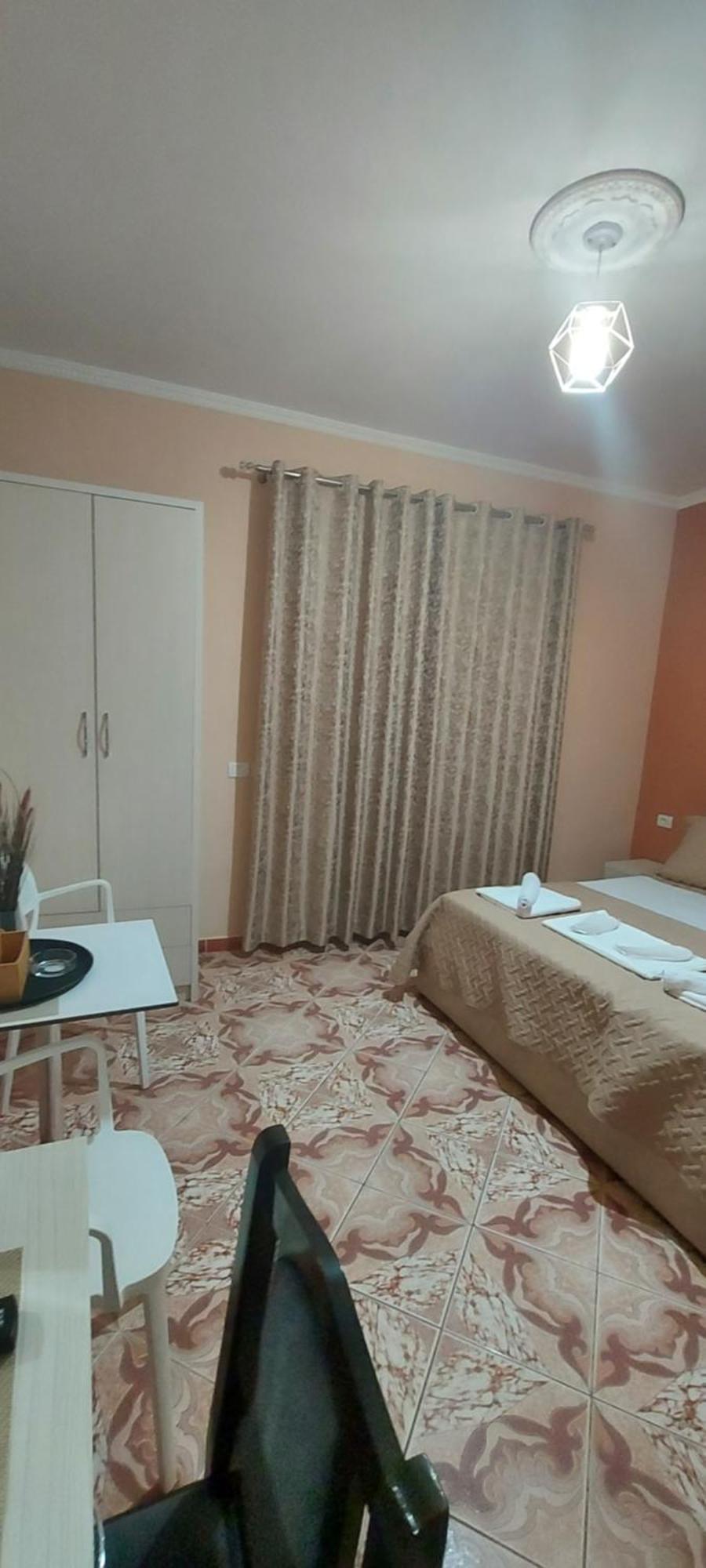 Hotel Fama Shkallnur Bagian luar foto