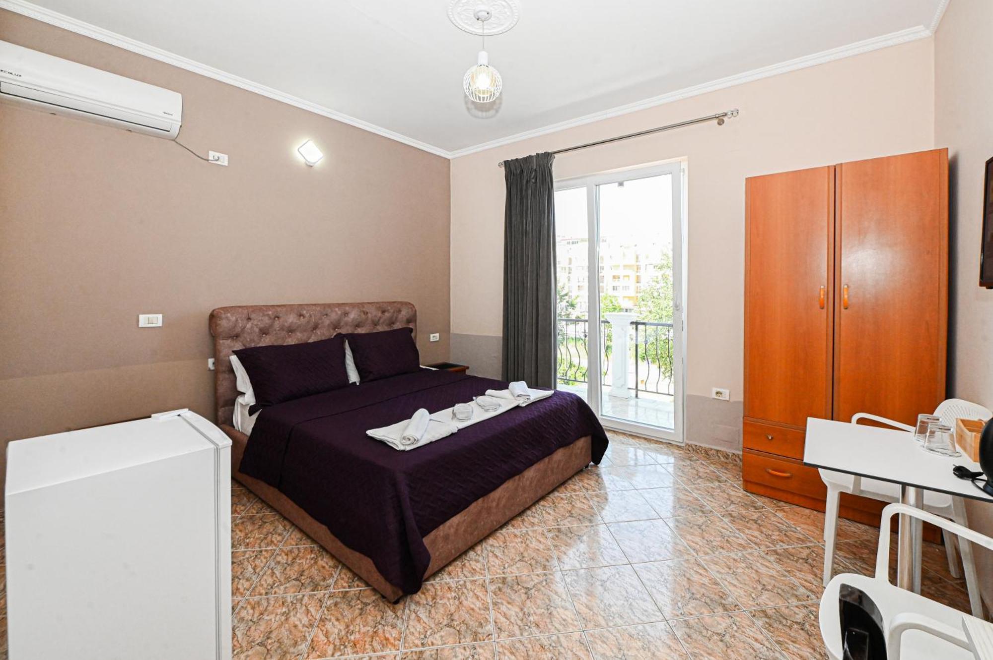 Hotel Fama Shkallnur Bagian luar foto