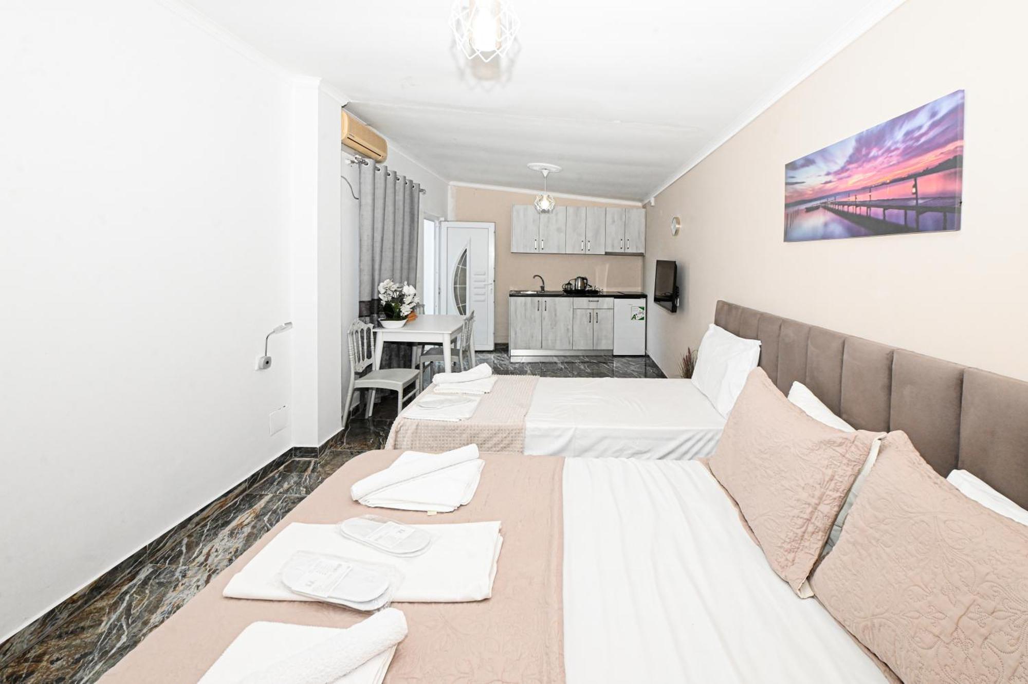 Hotel Fama Shkallnur Bagian luar foto