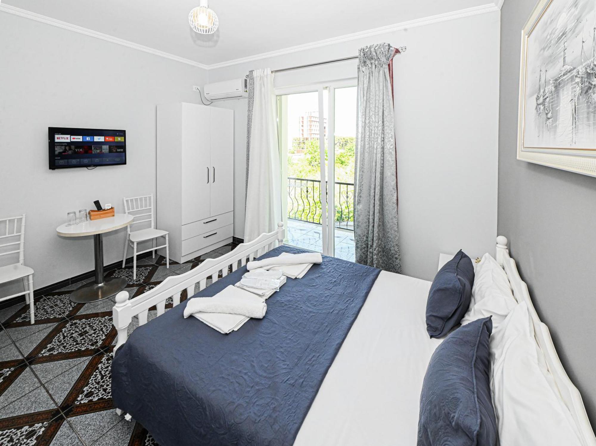 Hotel Fama Shkallnur Bagian luar foto