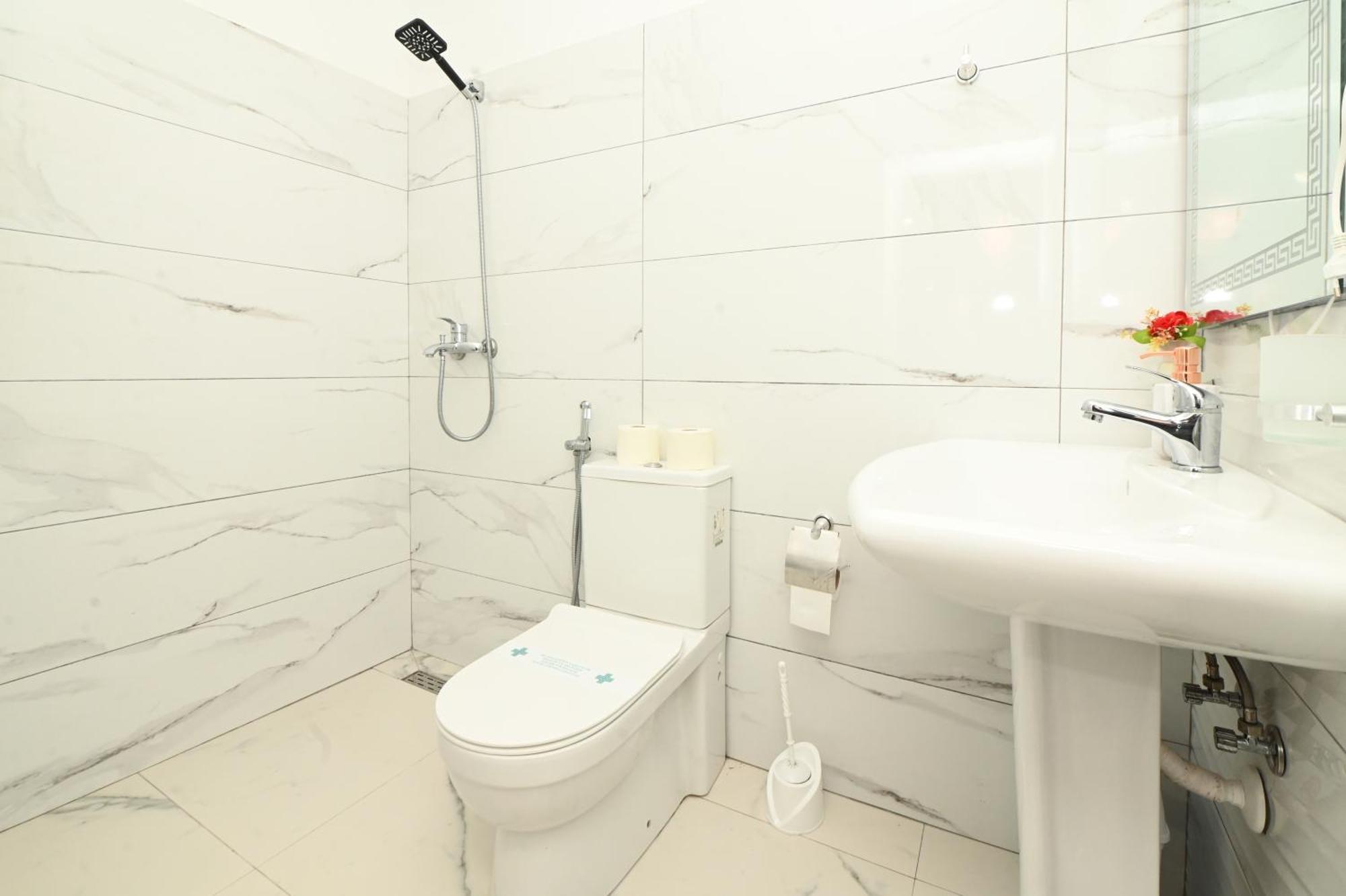 Hotel Fama Shkallnur Bagian luar foto