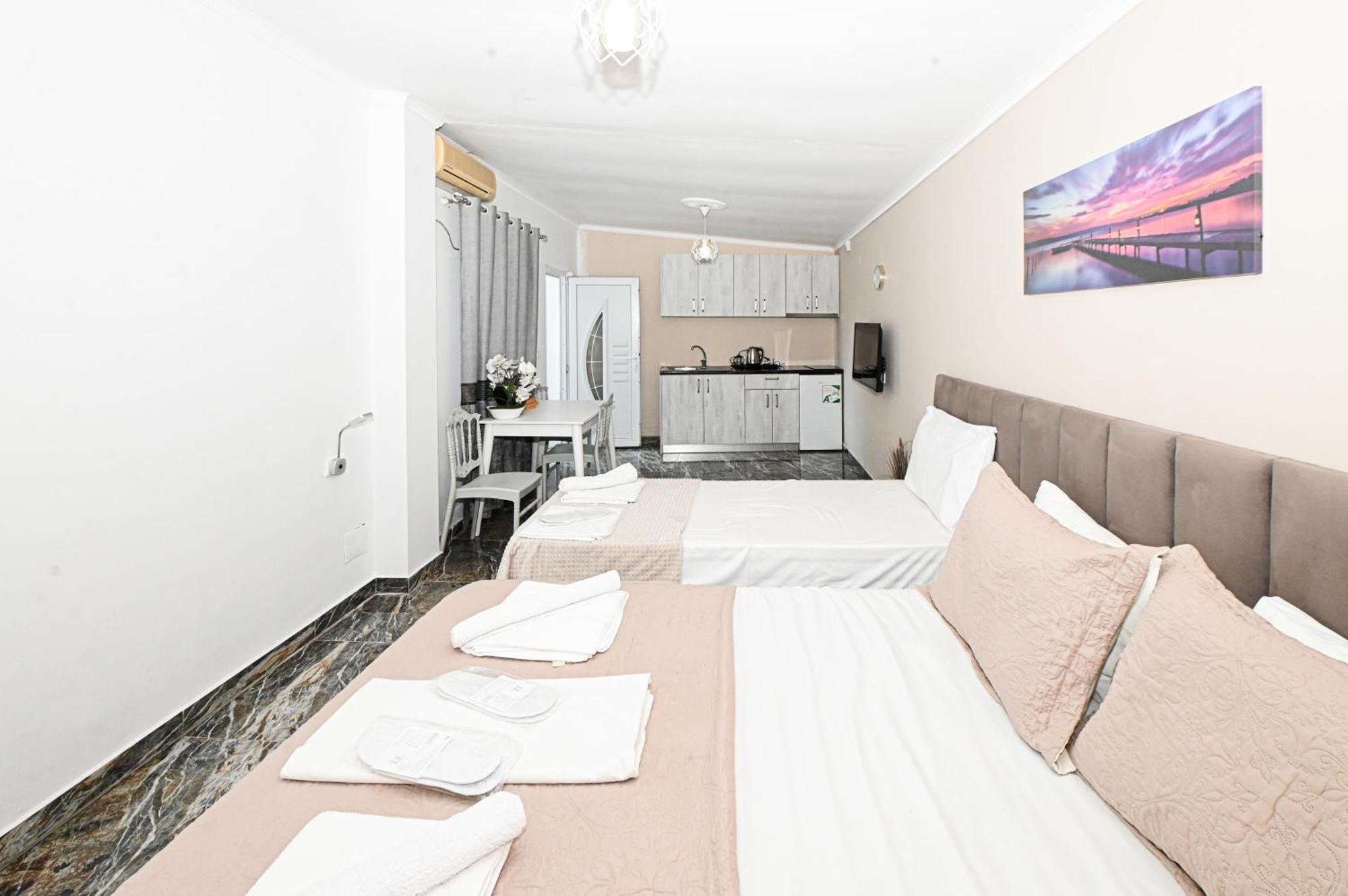Hotel Fama Shkallnur Bagian luar foto