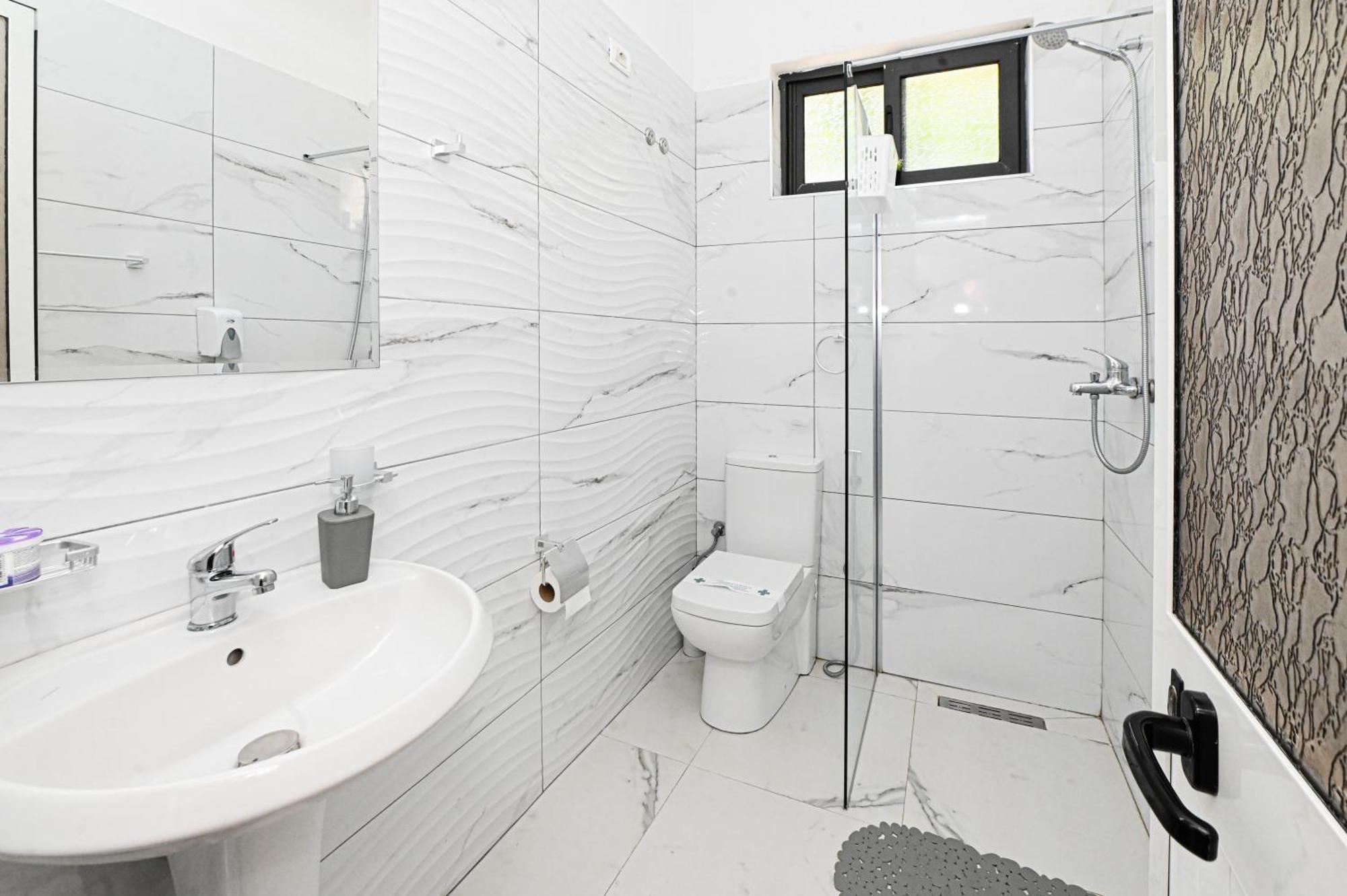 Hotel Fama Shkallnur Bagian luar foto