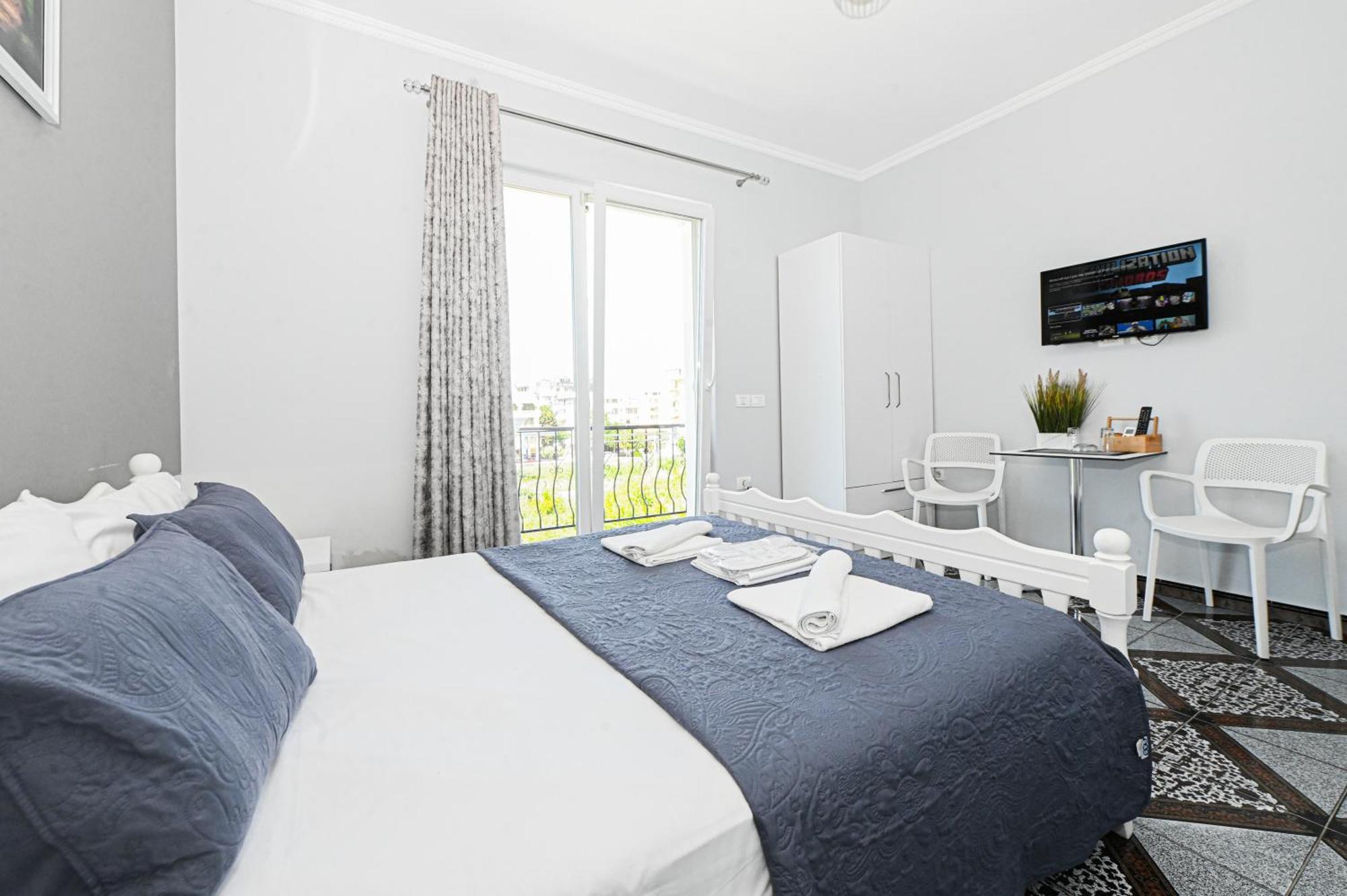 Hotel Fama Shkallnur Bagian luar foto