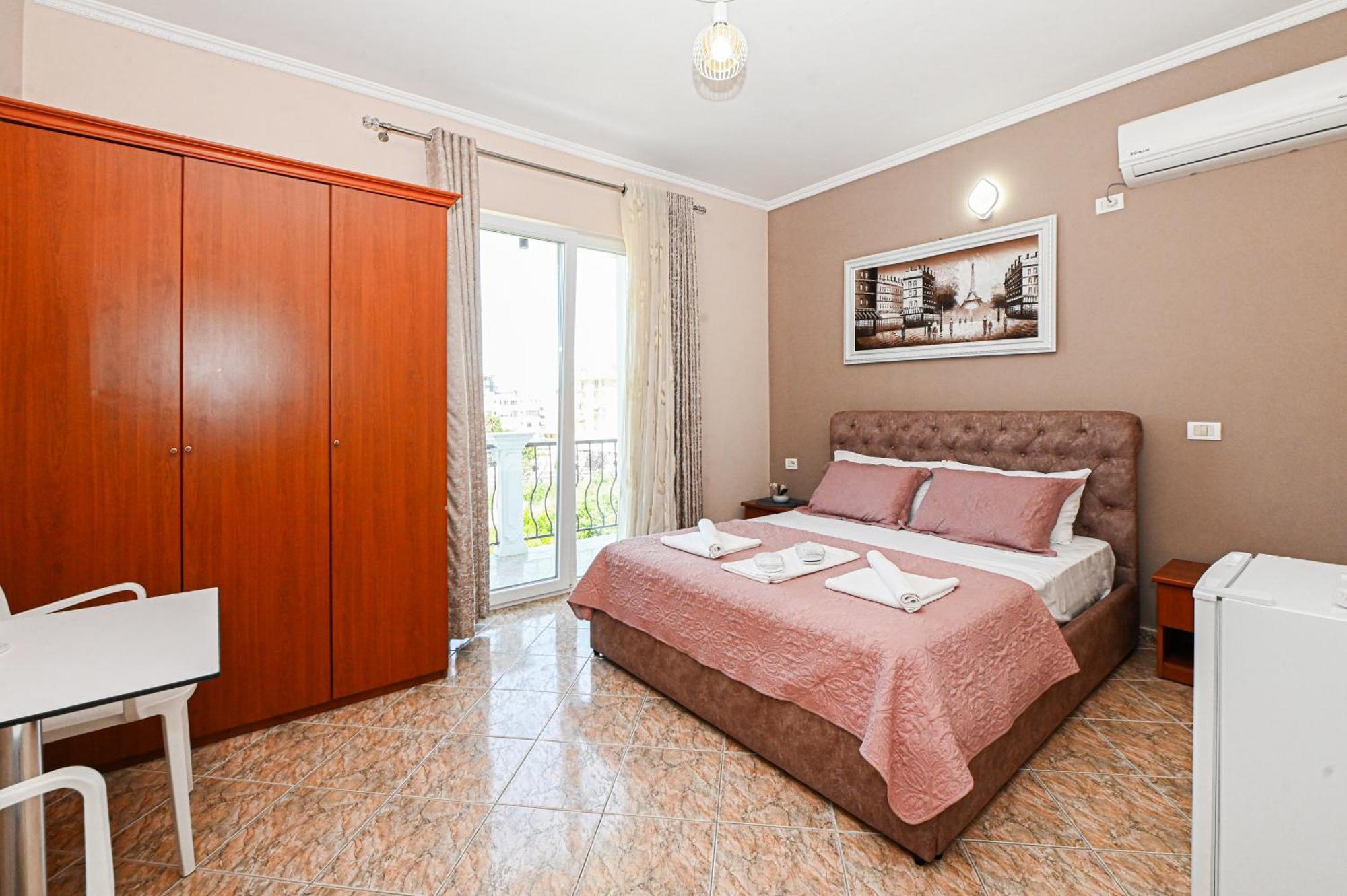 Hotel Fama Shkallnur Bagian luar foto