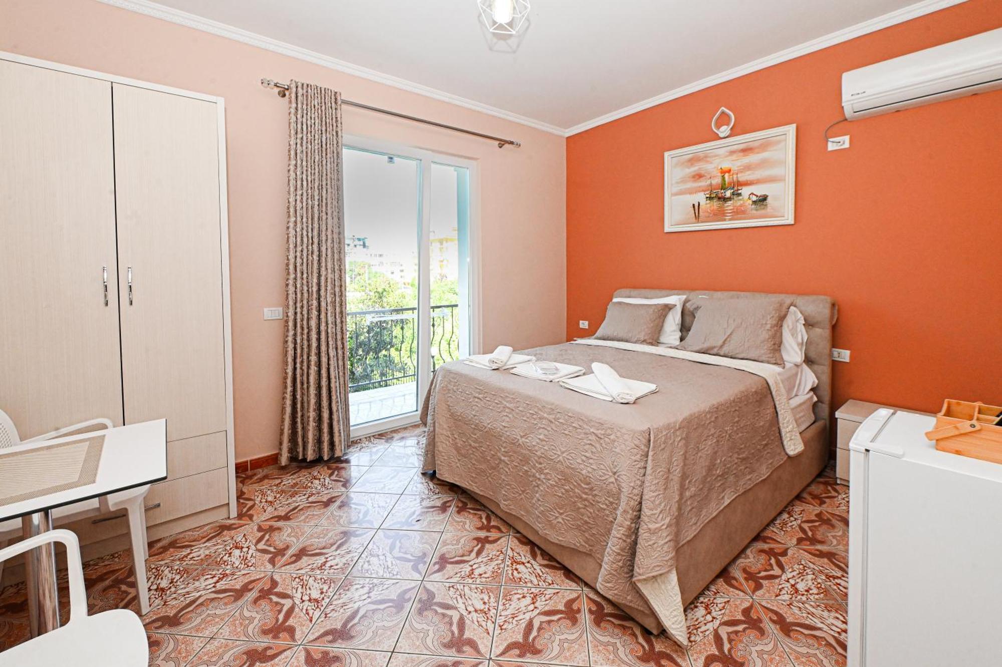Hotel Fama Shkallnur Bagian luar foto