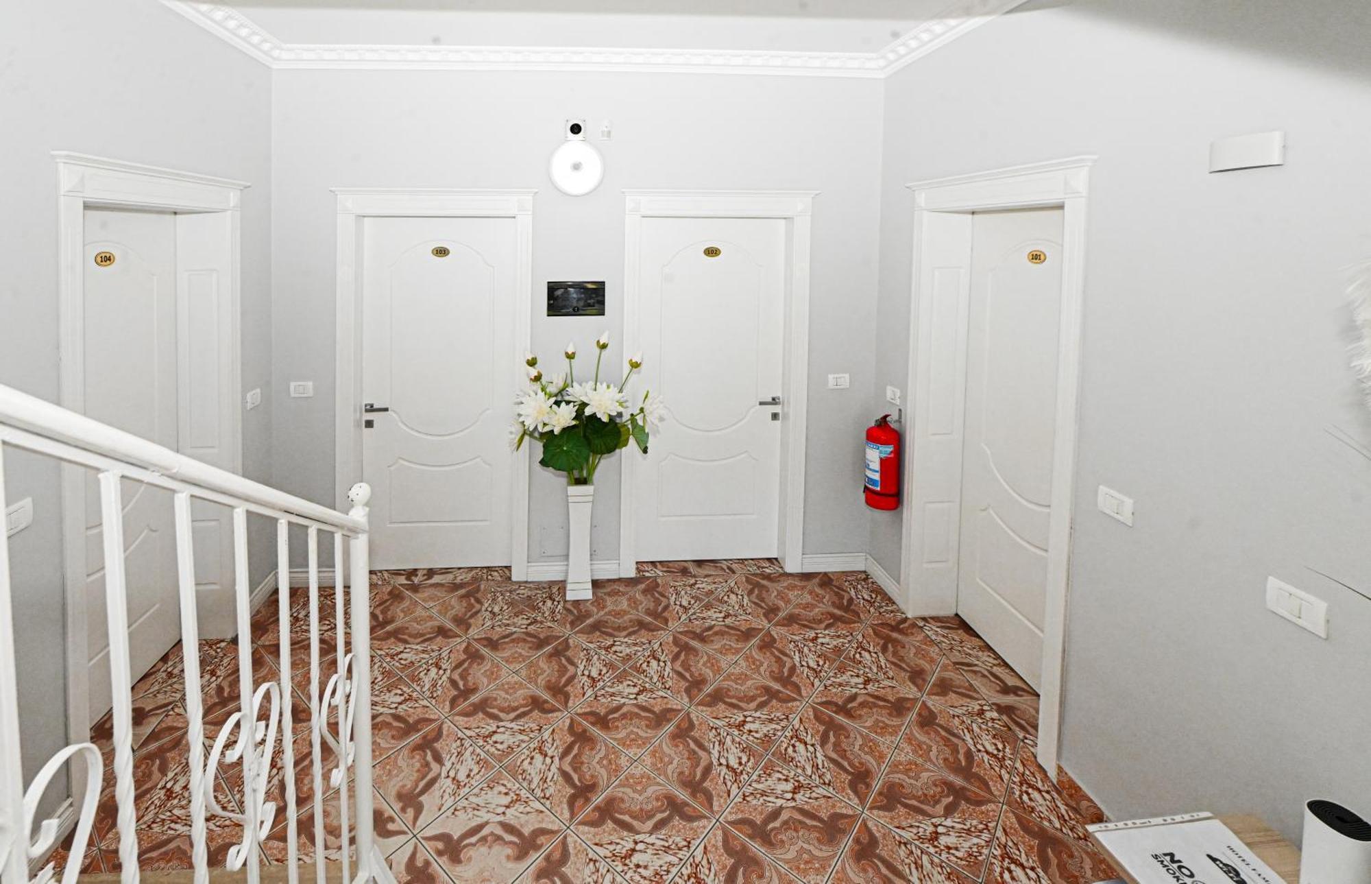 Hotel Fama Shkallnur Bagian luar foto
