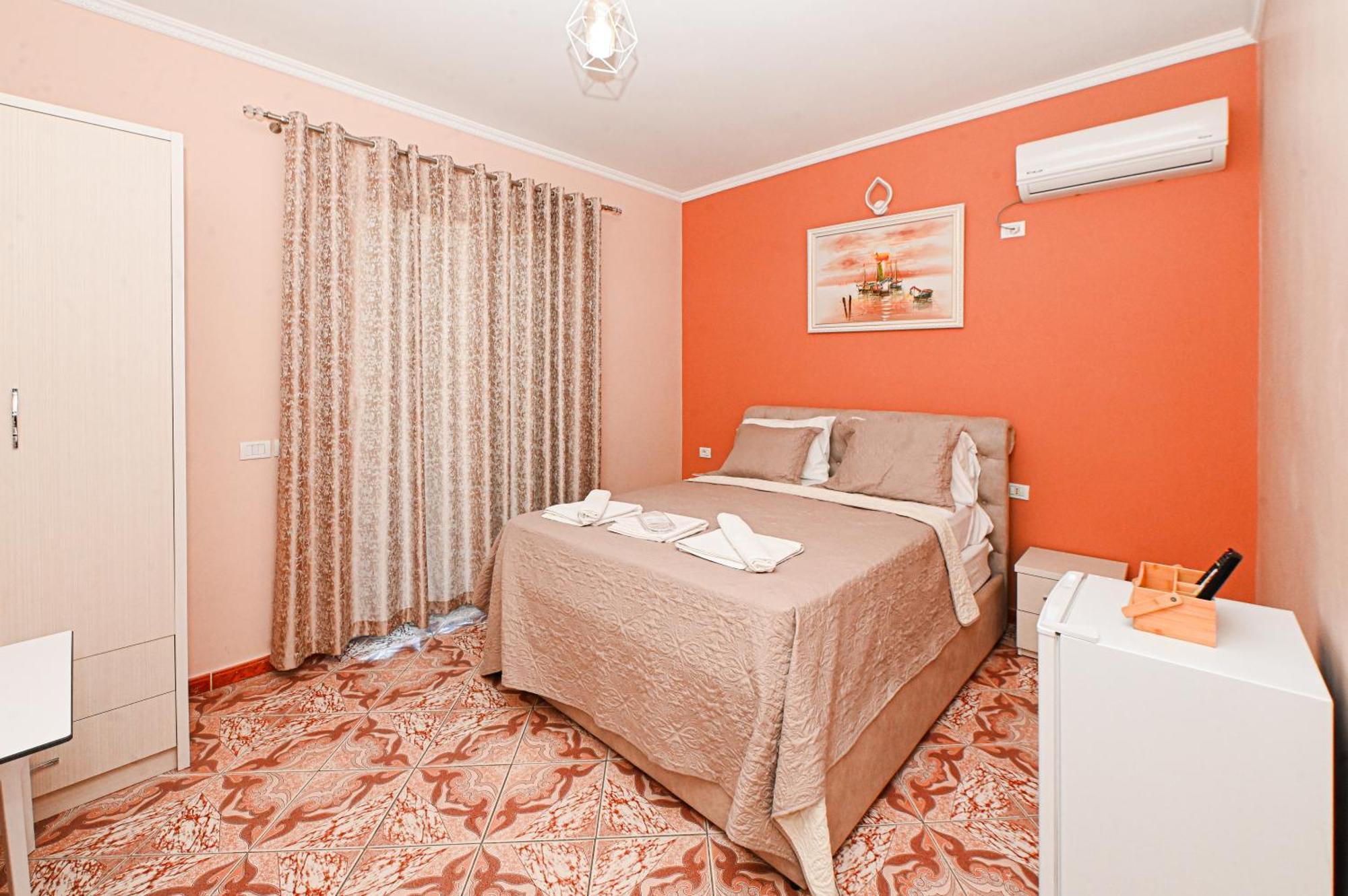 Hotel Fama Shkallnur Bagian luar foto
