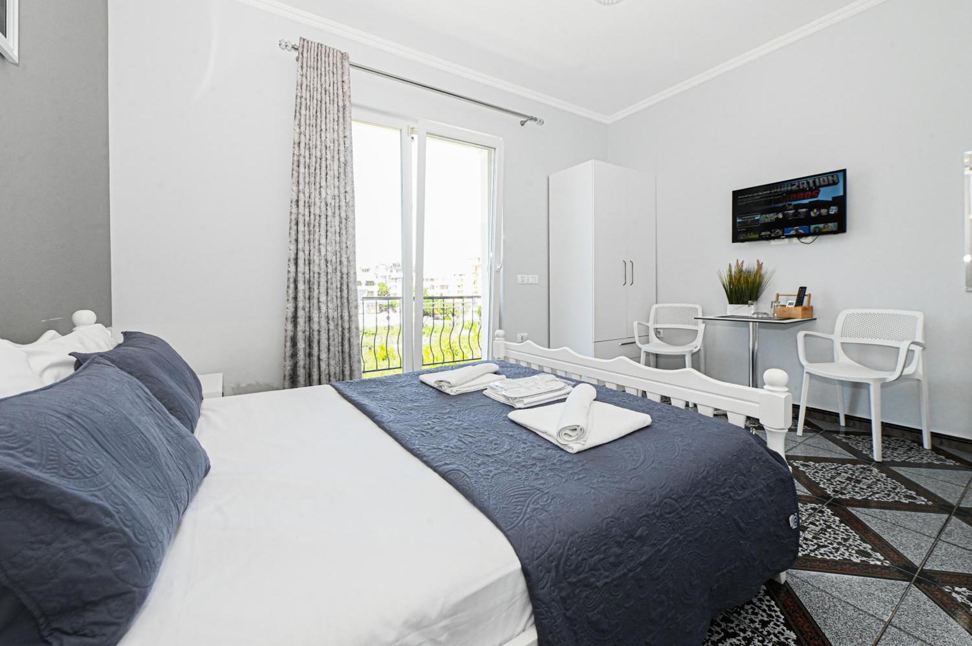 Hotel Fama Shkallnur Bagian luar foto