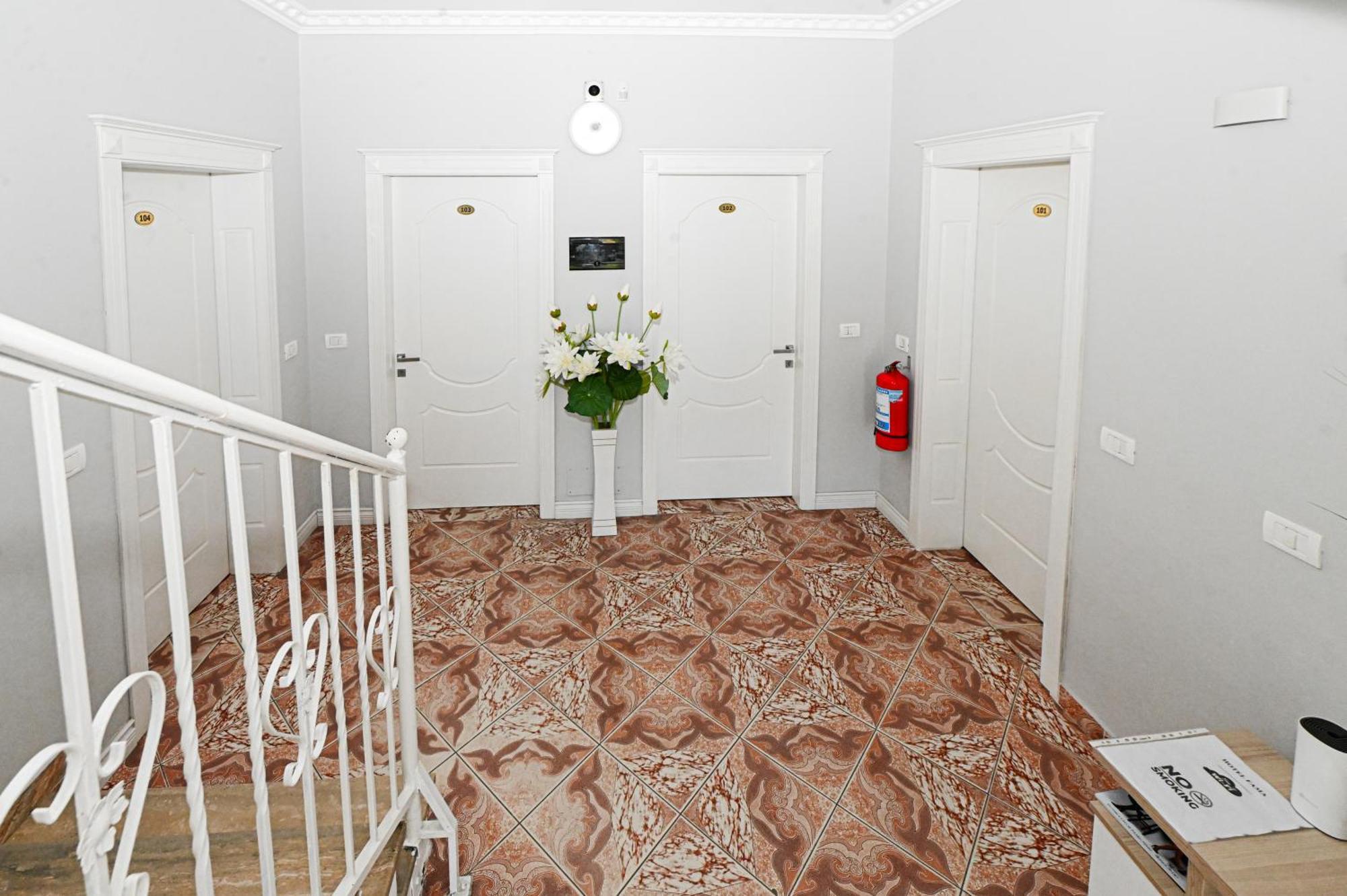 Hotel Fama Shkallnur Bagian luar foto