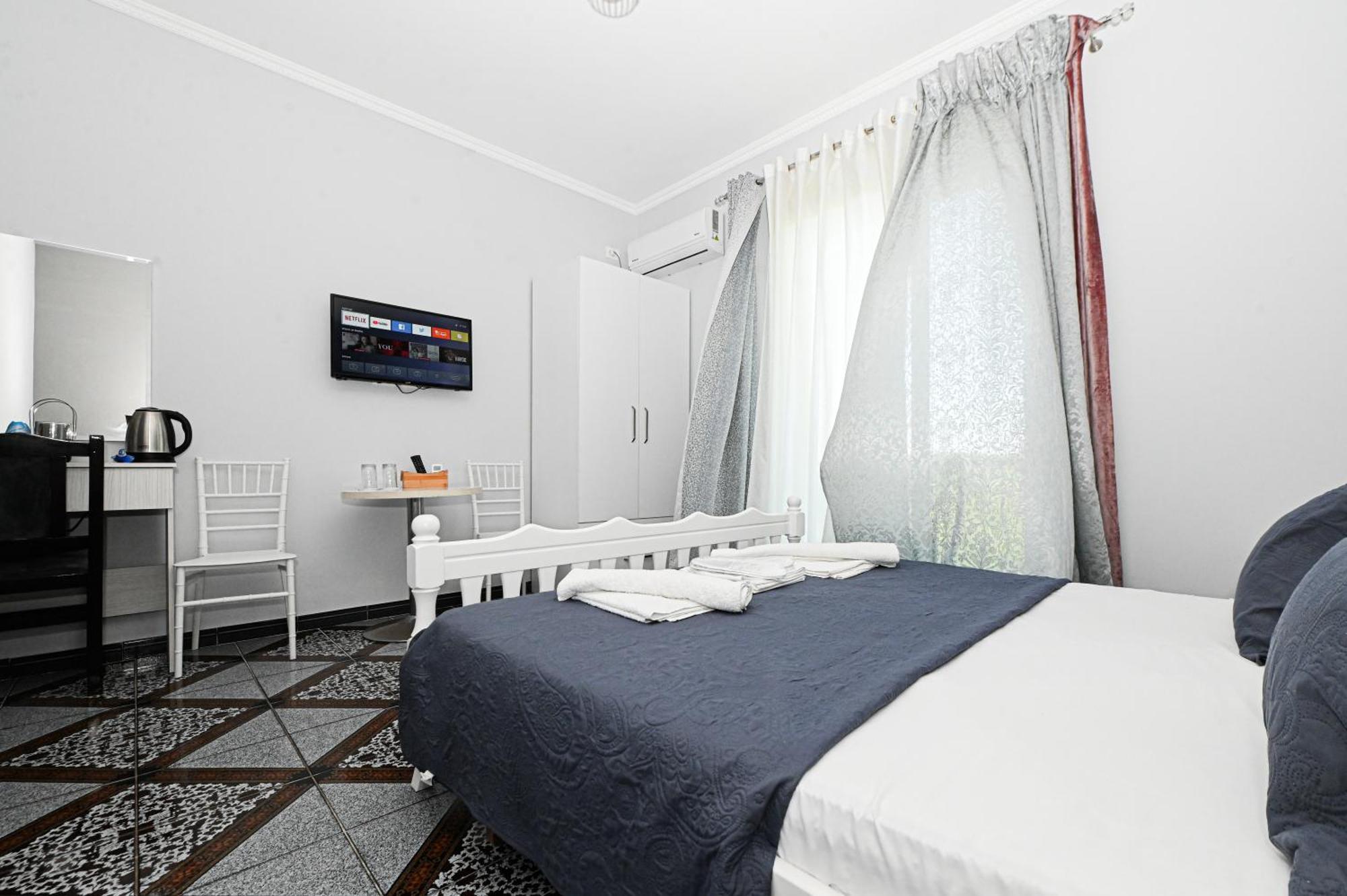 Hotel Fama Shkallnur Bagian luar foto