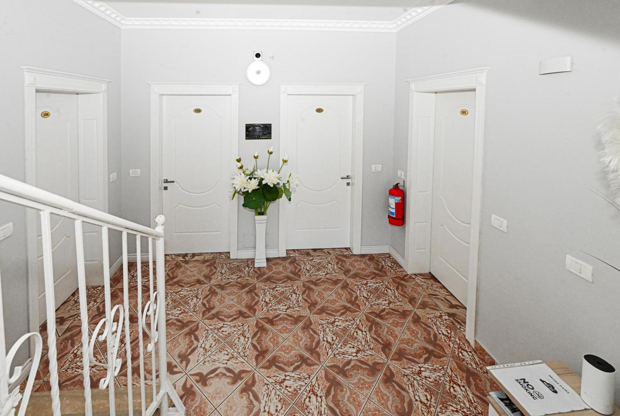Hotel Fama Shkallnur Bagian luar foto